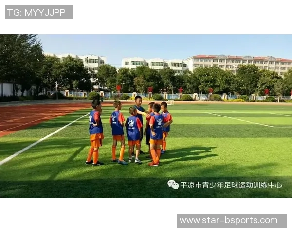 重庆足球队心理素质提升之路:从心理训练到比赛表现的全面分析 重庆足球队心理素质提升之路:从心理训练到比赛表现的全面分析