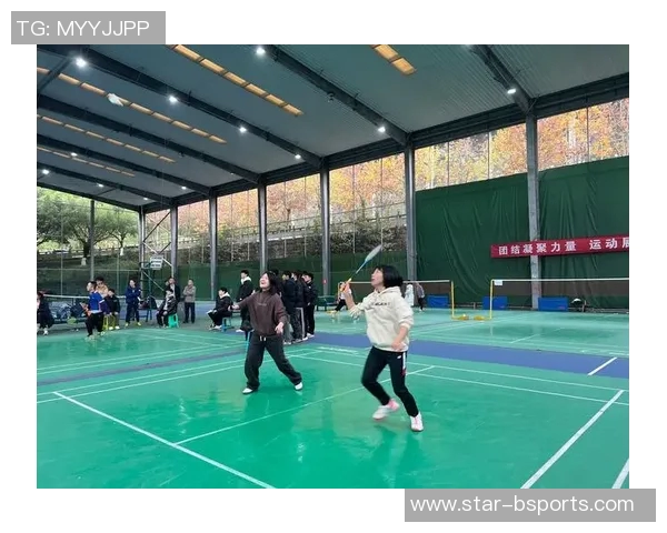 体育实时数据深入分析重庆羽毛球队与杭州羽毛球队赛后技术对比与战术总结